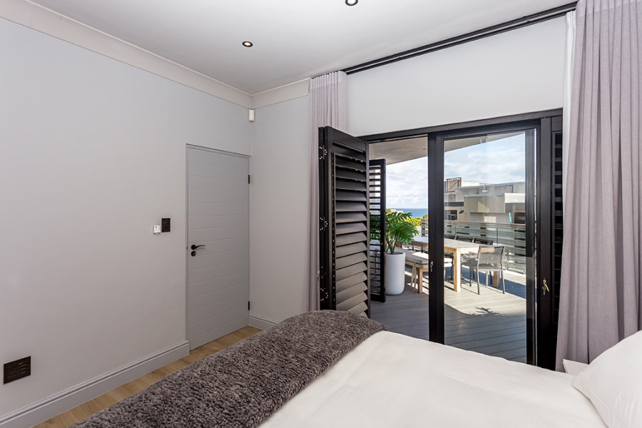 5 Bedroom Property for Sale in Bloubergstrand Western Cape